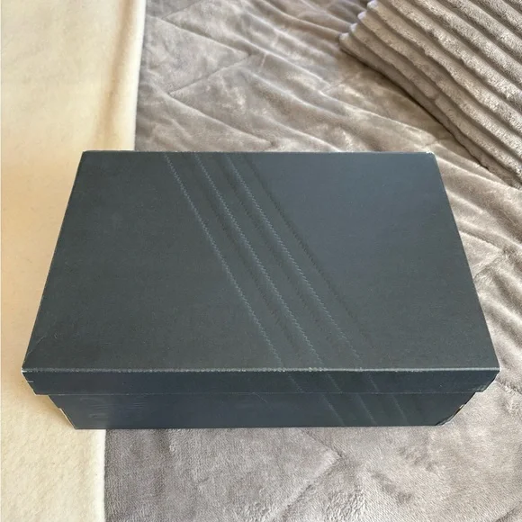 Adidas NMD R1 - Picture 13 of 15